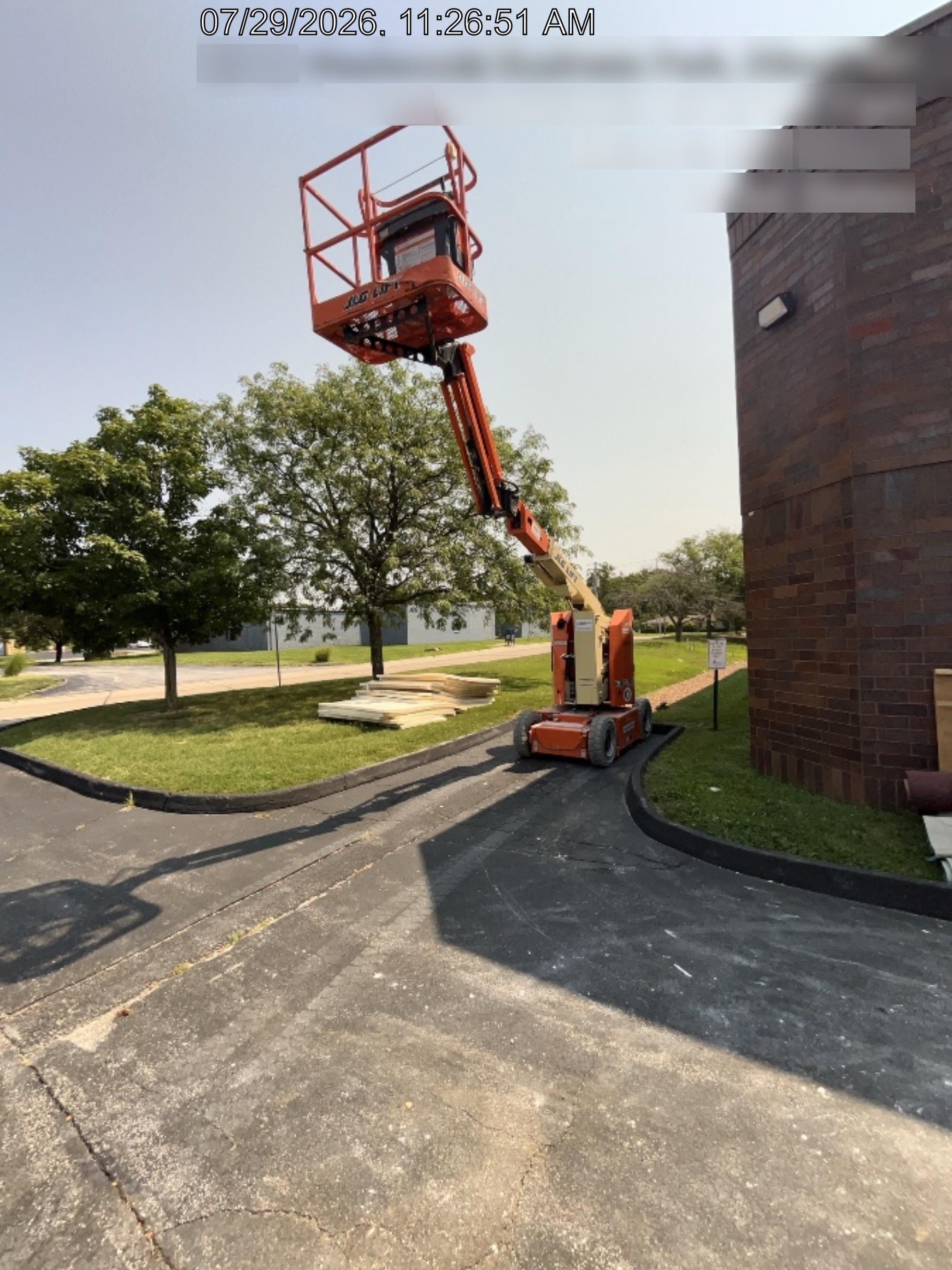 2019 JLG E300AJP