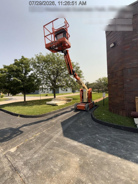2019 JLG E300AJP