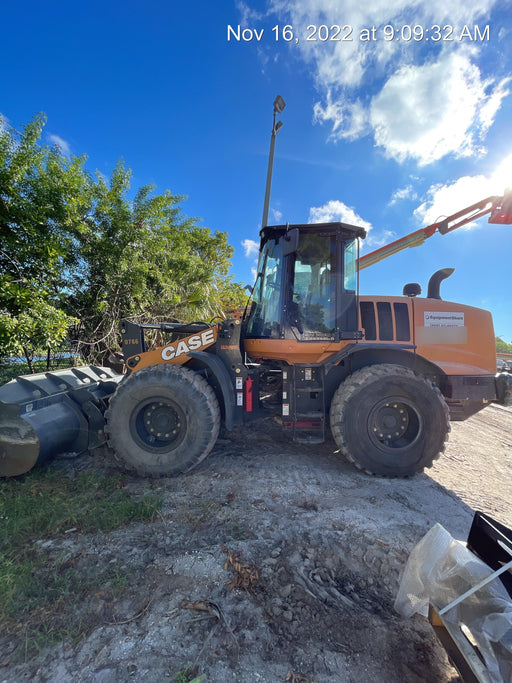 2018 Case 621G CLOSED CAB, JRB 416 STYLE HYD COUPLER
