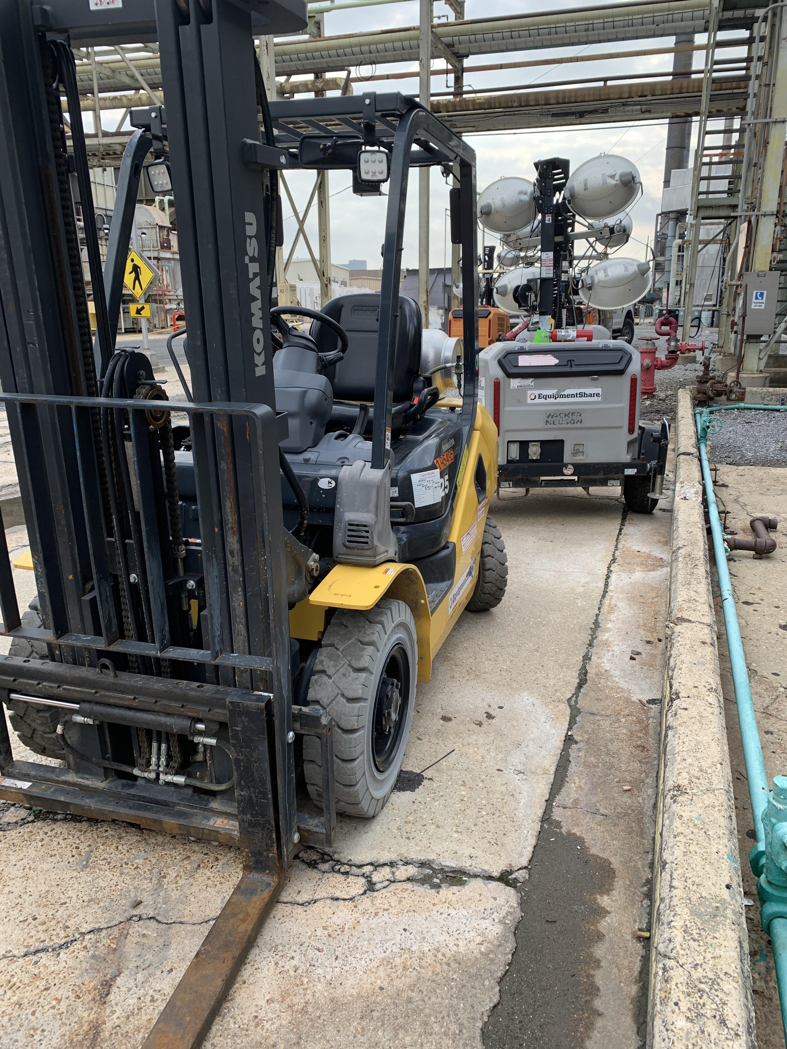 2021 KOMATSU FG25T-16