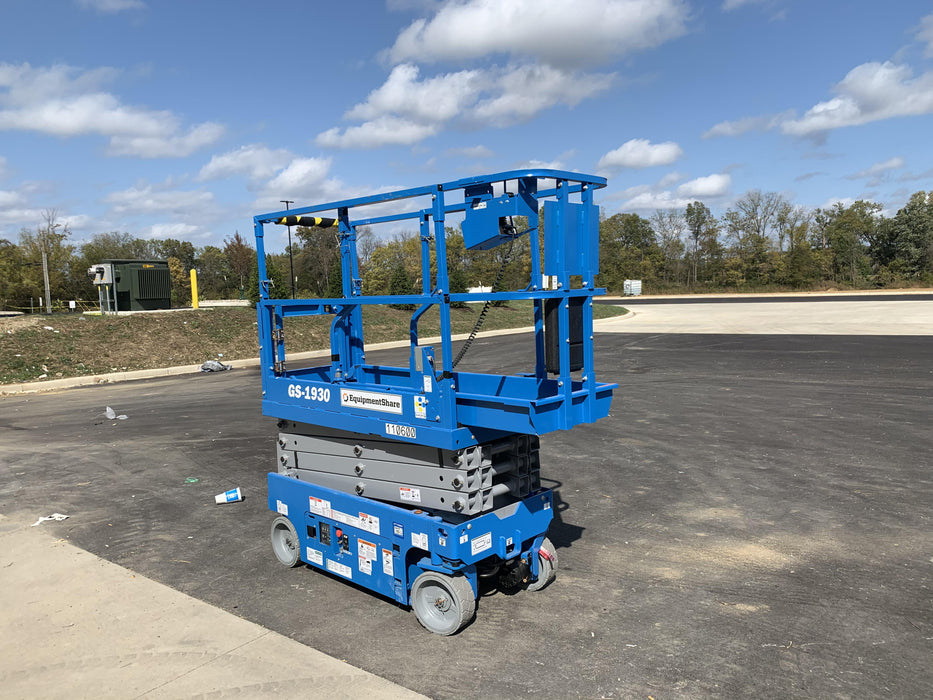 2020 Genie GS-1930 Solid Non Marking Tires, Beacon, Folding rails with half height swing gate