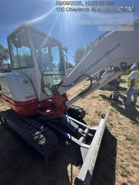 2025 TAKEUCHI TB235-2CR