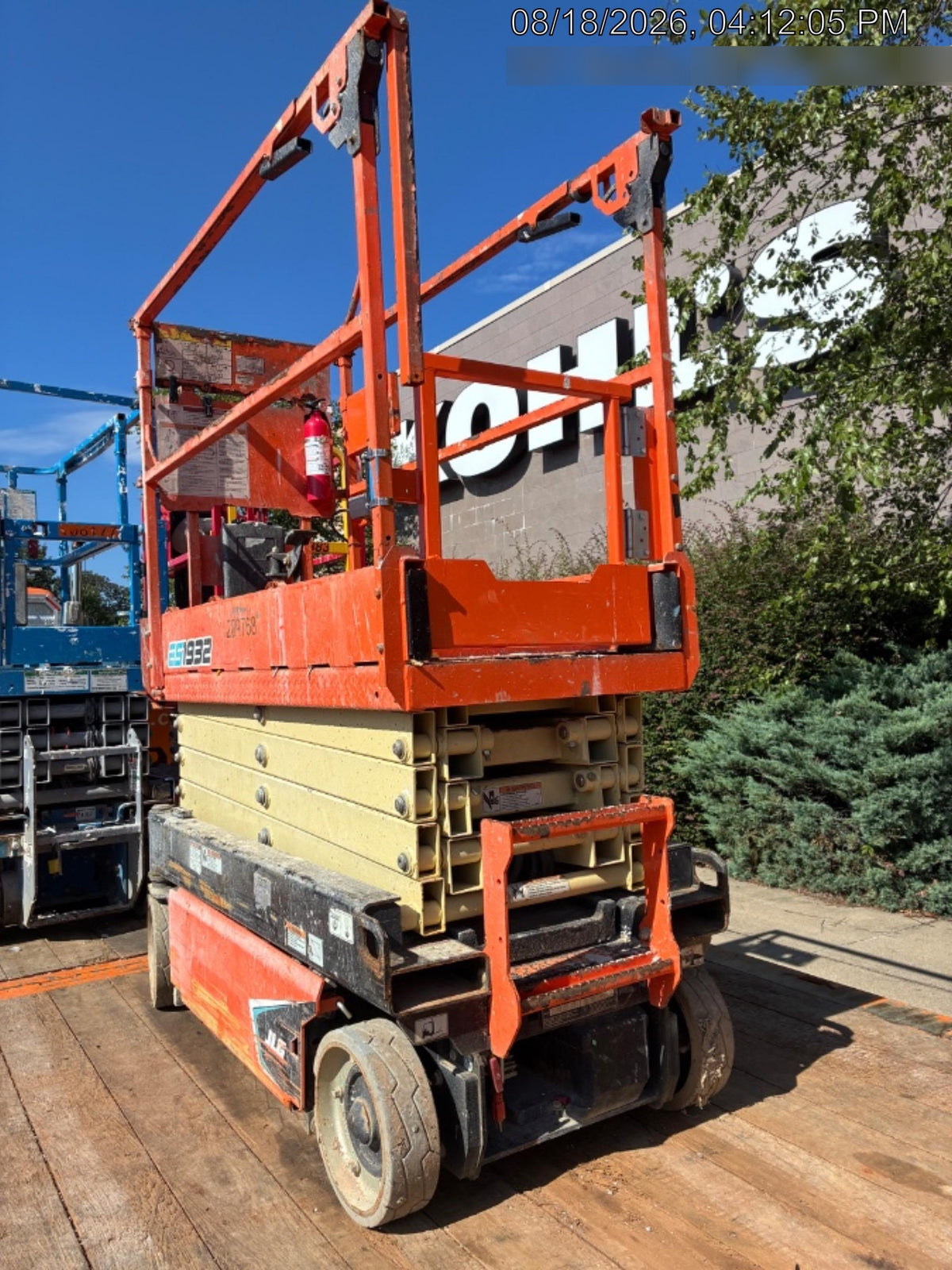 2022 JLG ES1932
