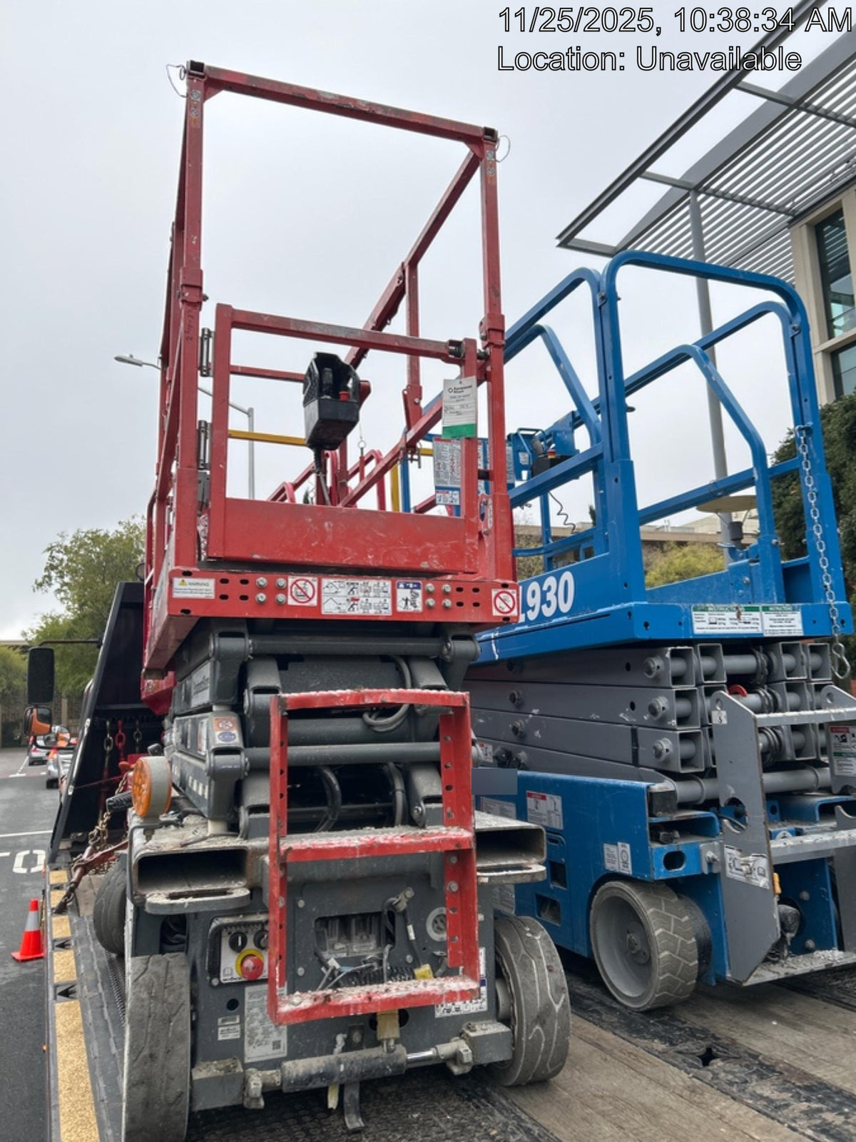 2020 Skyjack SJIII-3219 Solid NM Tires, Half height spring hinged entry gate, Dual Beacons, 800W Inverter