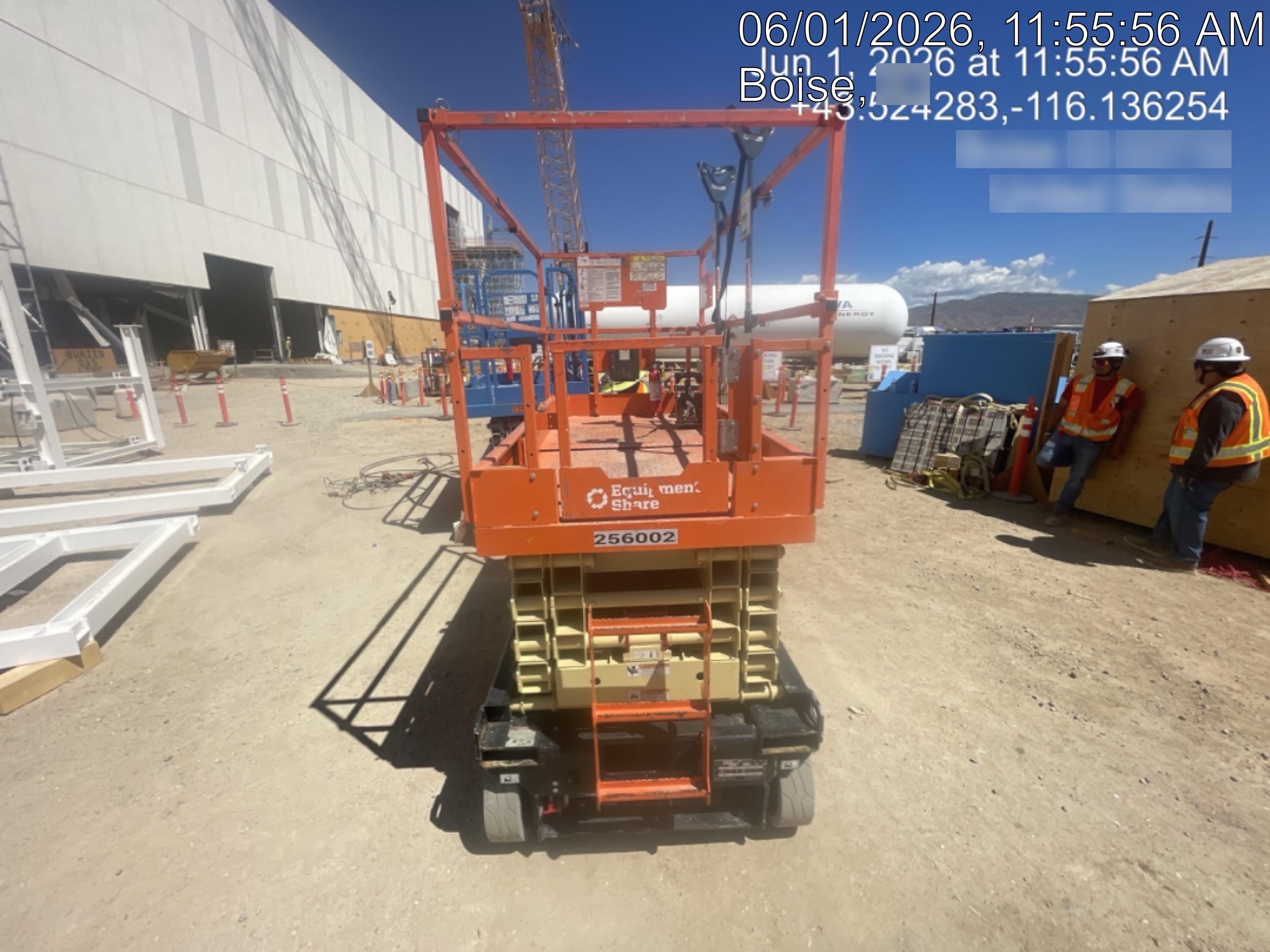 2022 JLG ES3246