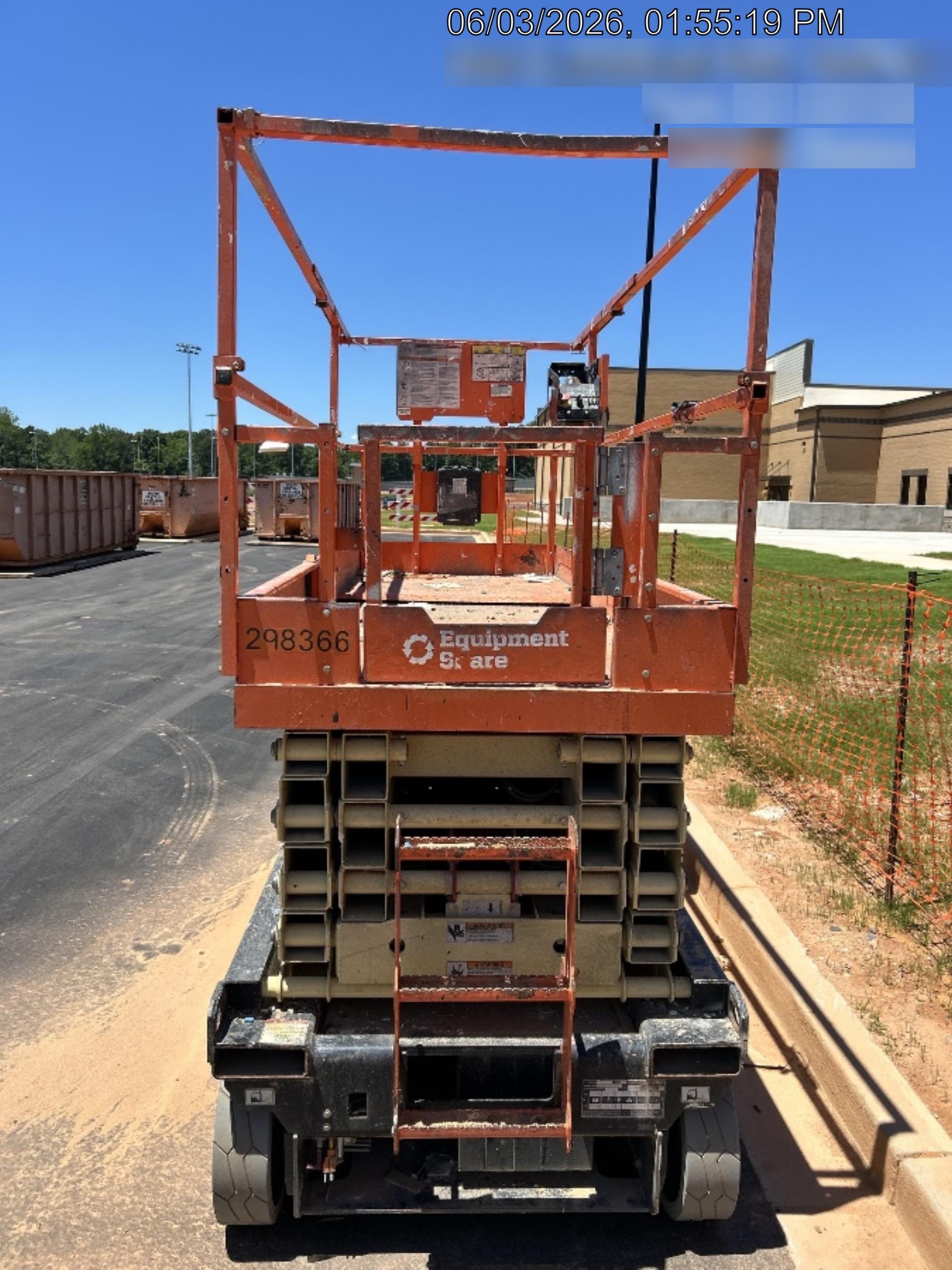 2023 JLG ES3246