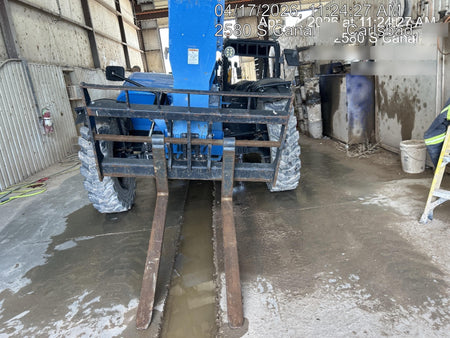 2018 Genie GTH-844 GTH-844 w/Open ROPS, Solid Tires, beacon/work lights, 60" carriage/forks