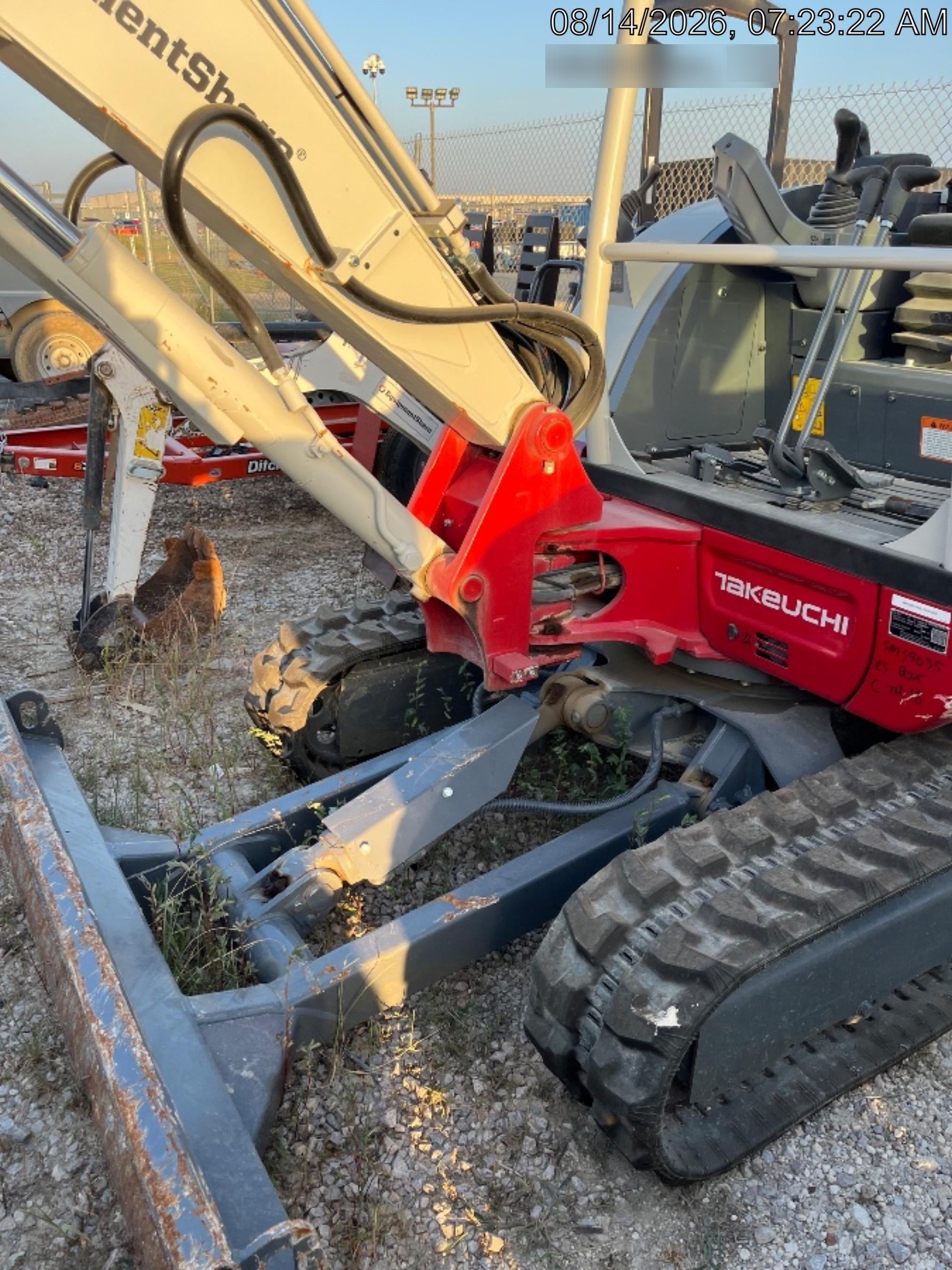 2025 TAKEUCHI TB235-2R