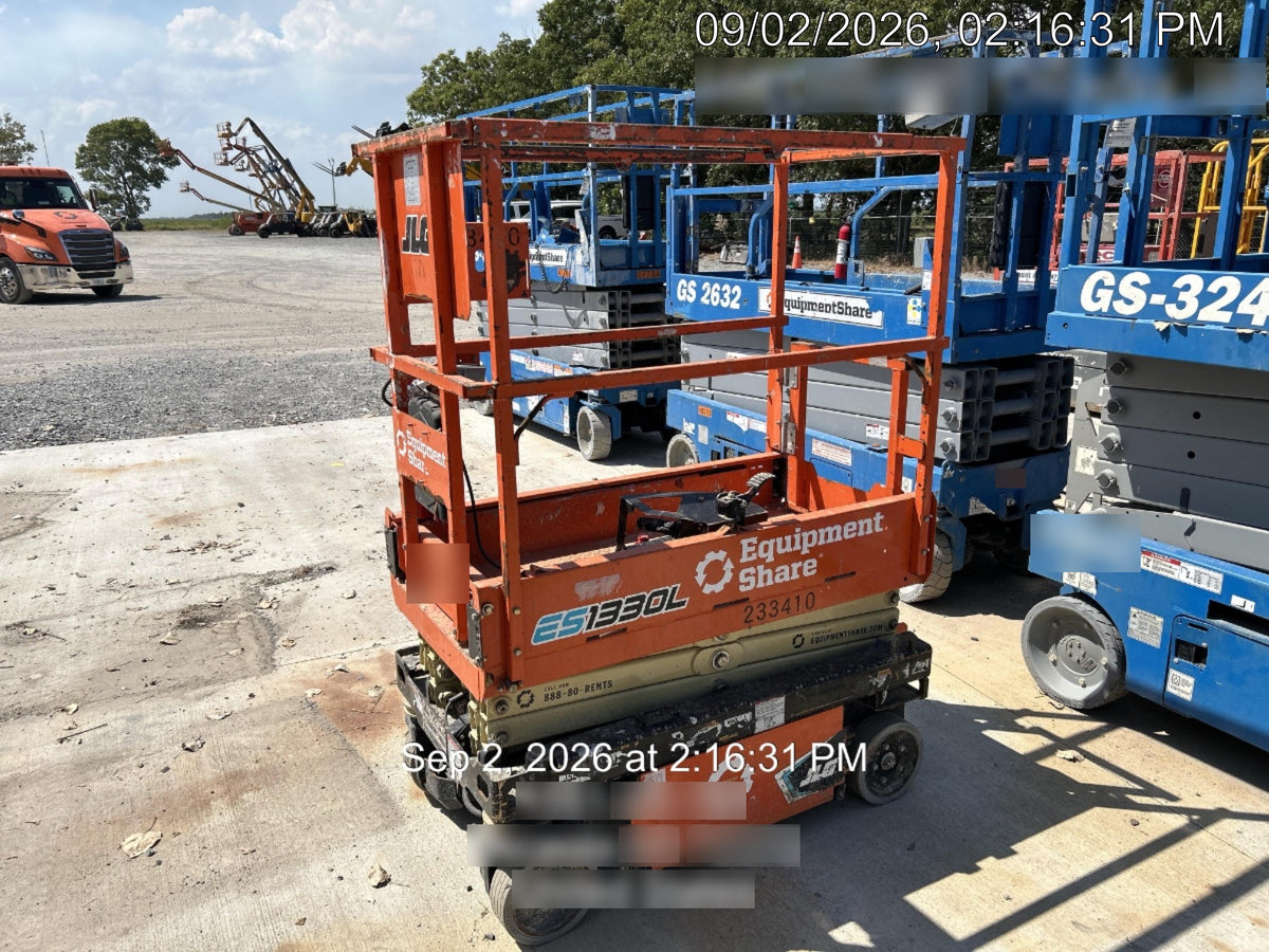 2022 JLG ES1330L