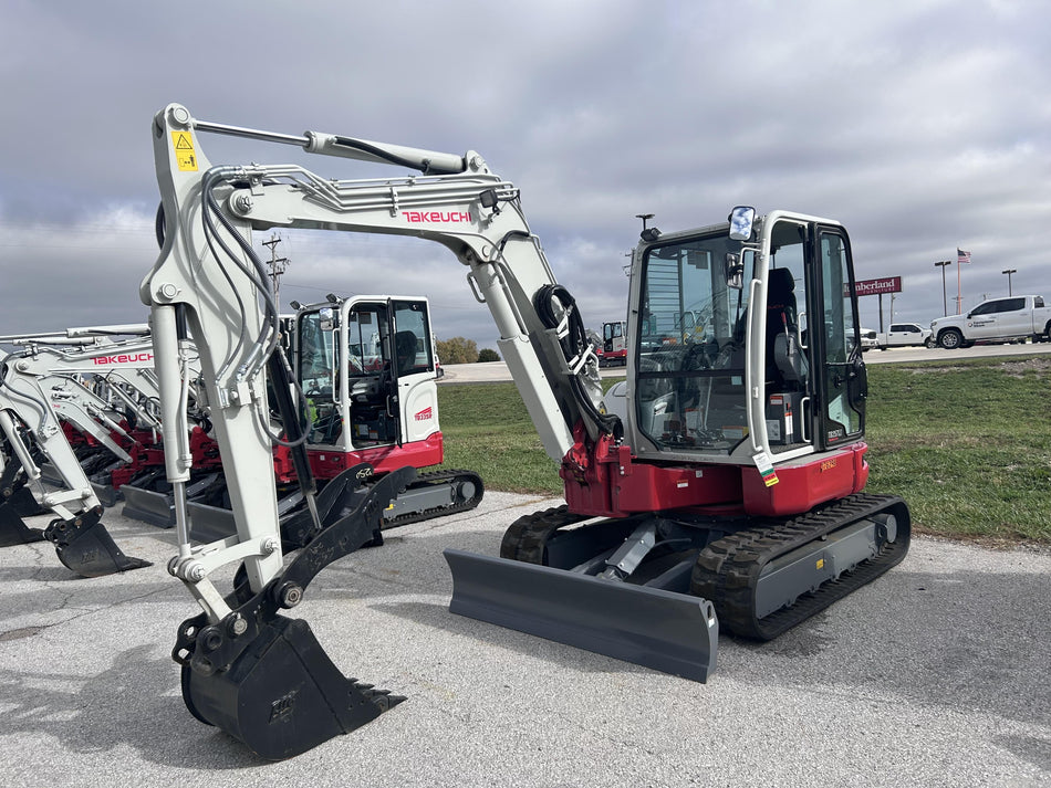 2023 TAKEUCHI TB257FRCR