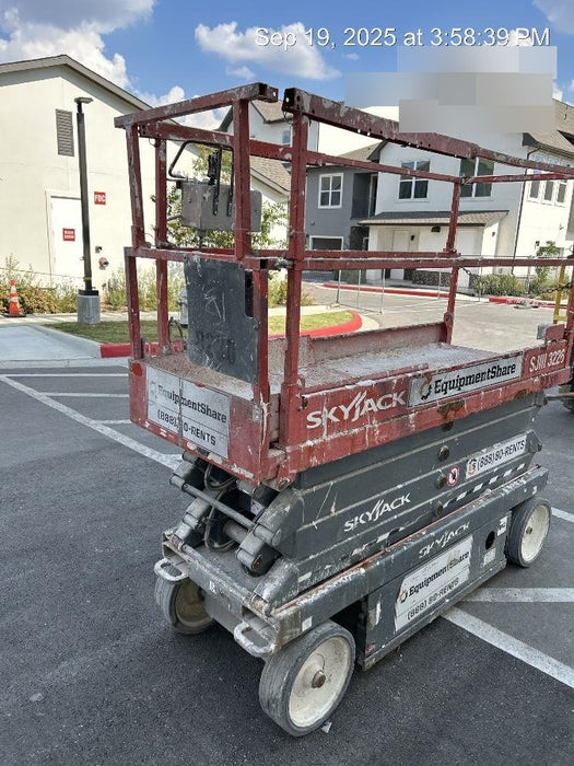2018 Skyjack SJIII-3226 Skyjack SJIII3226 Scissor Lift w/Trojan Batteries