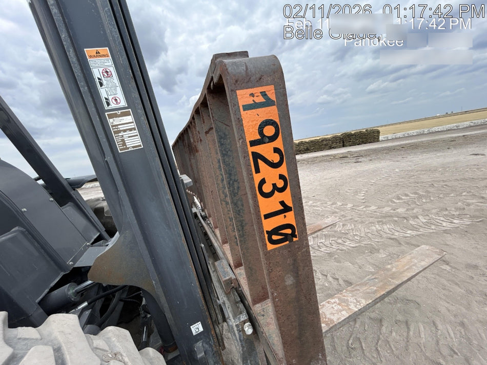 2023 CASE 588H