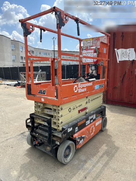 2024 JLG ES1932