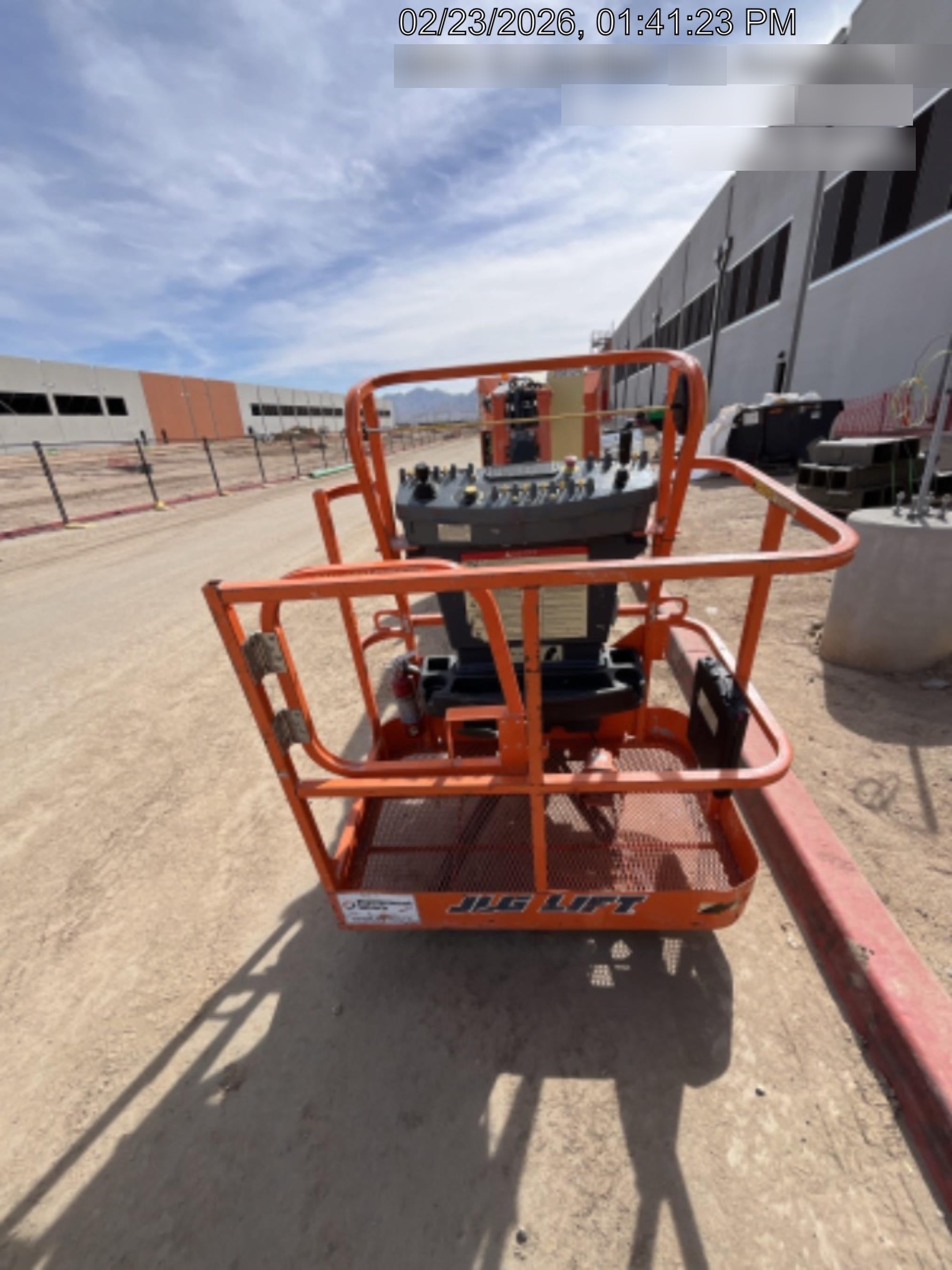 2022 JLG E300AJP