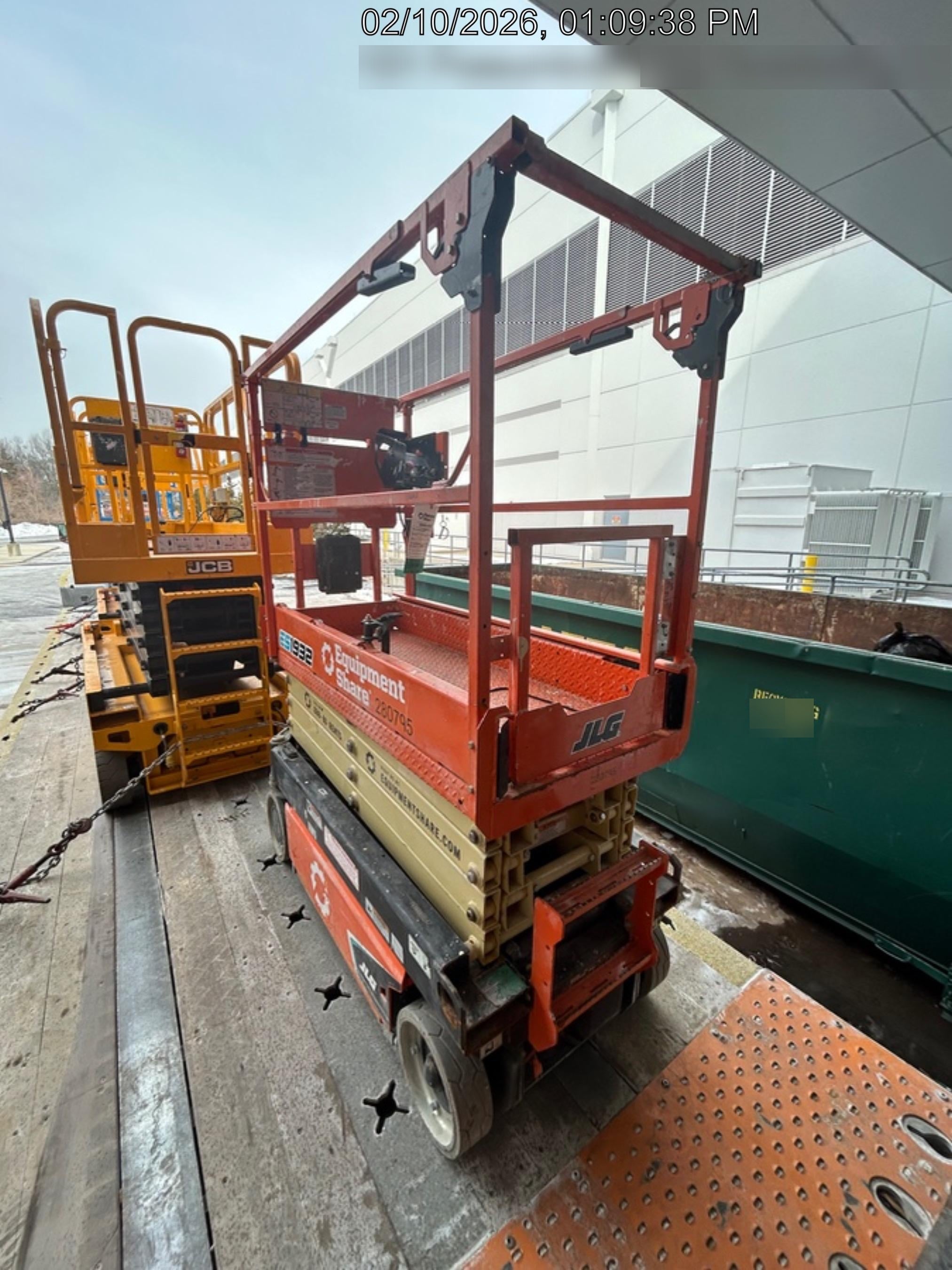 2022 JLG ES1932