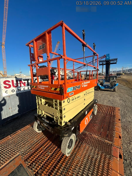 2022 JLG ES3246