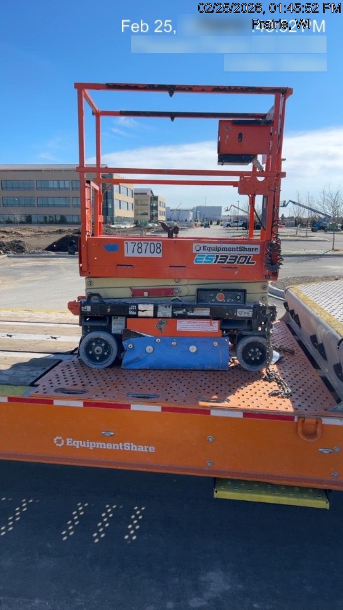 2021 JLG ES1330L
