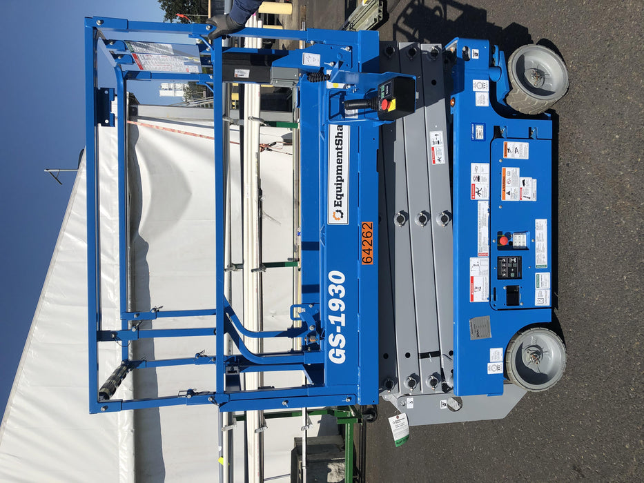 2020 Genie GS-1930 Solid Non Marking Tires, Beacon, Folding rails with half height swing gate, 800W Inverter