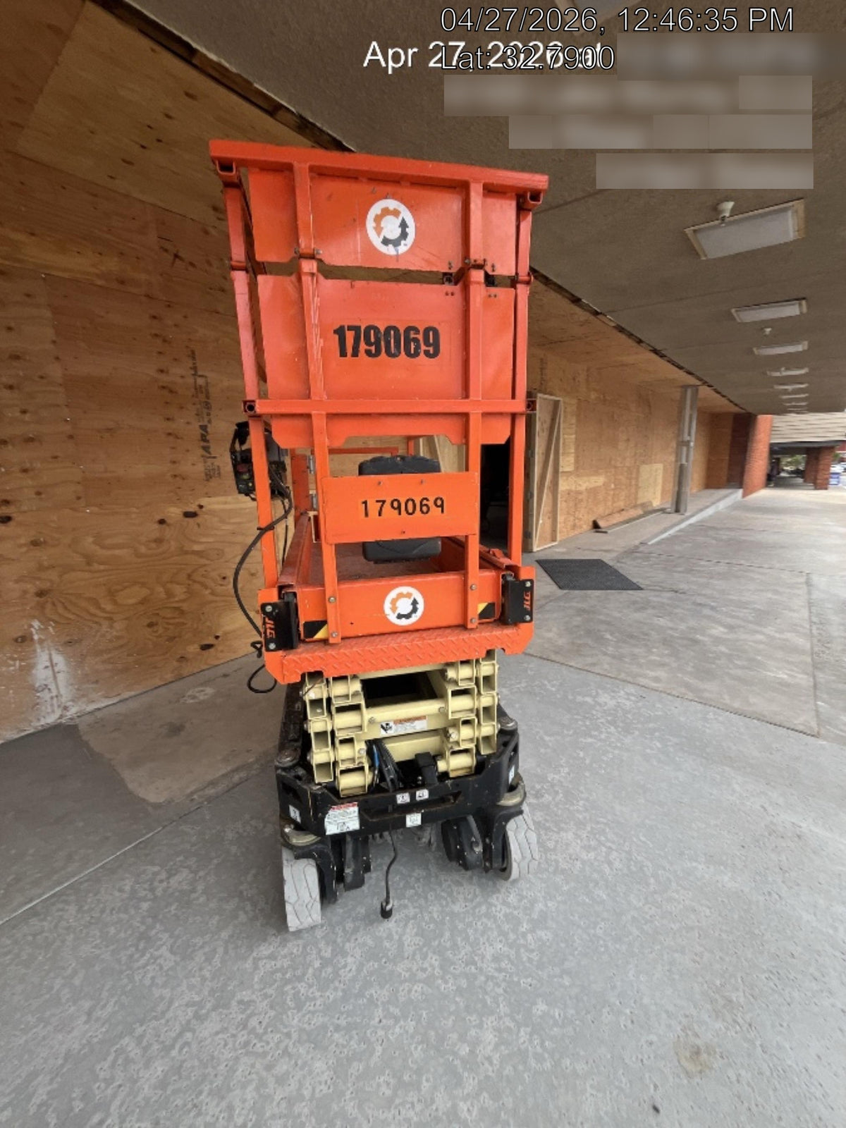 2021 JLG ES1932