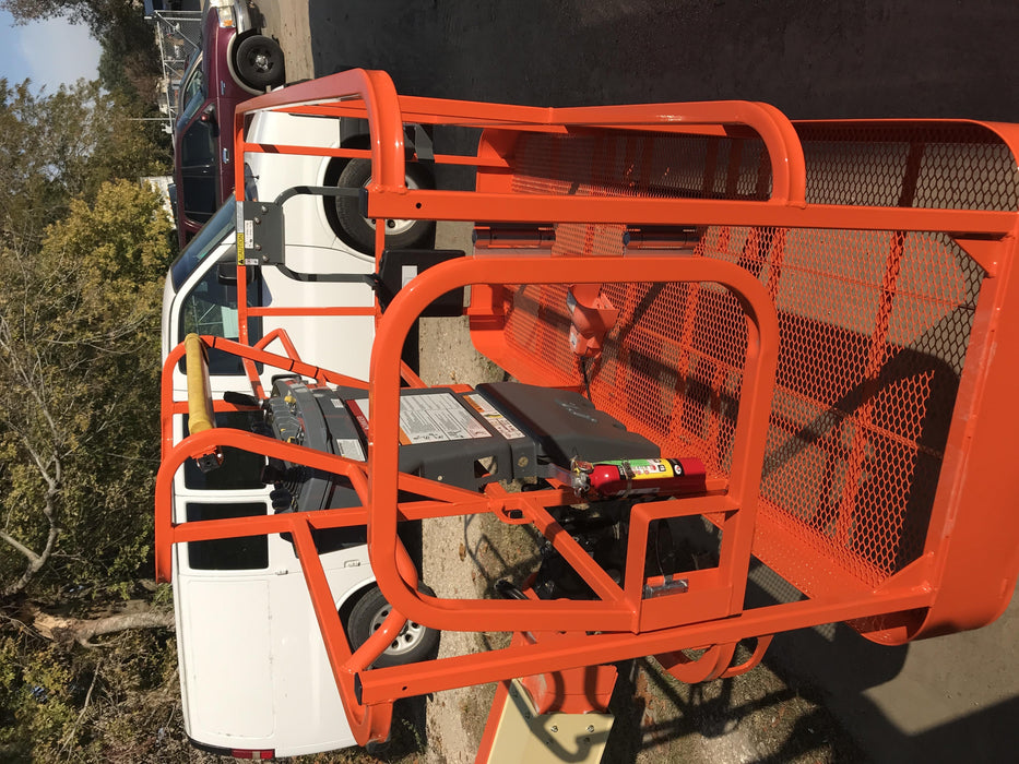 2019 JLG 400S