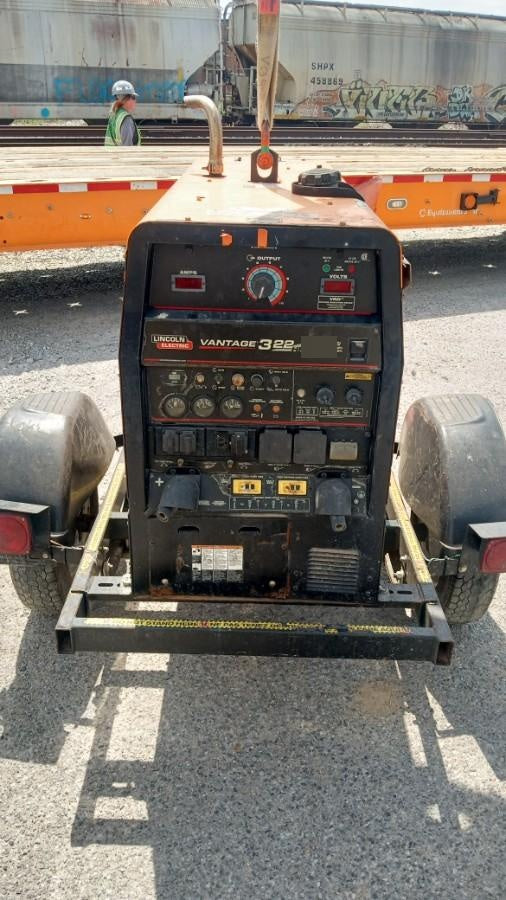 2021 Lincoln Electric Vantage 322 Vantage 322 Ready Pak 3 w/ Decals, ORANGE (includes trailer, cable rack, fender light kit) NO Telematics
