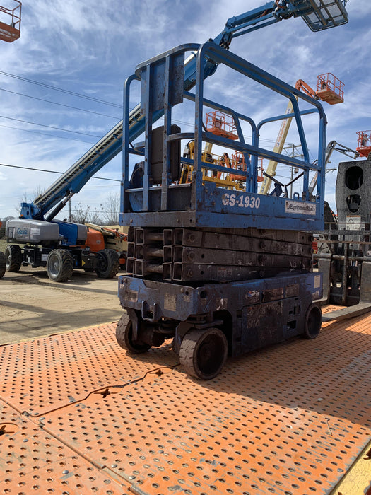 2019 Genie GS-1930 Fixed rails with chain Entry