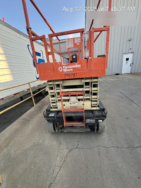 2023 JLG ES3246
