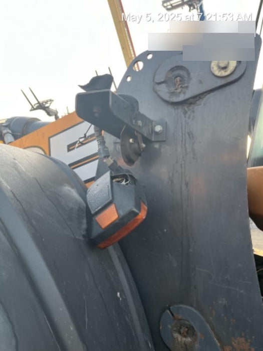 2018 Case 821G CLOSED CAB, 1 FUNCTION, JRB 418 STYLE HYD COUPLER