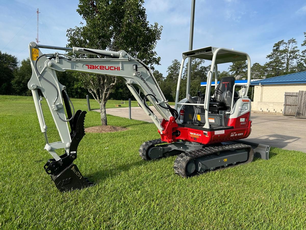 2025 TAKEUCHI TB235-2R