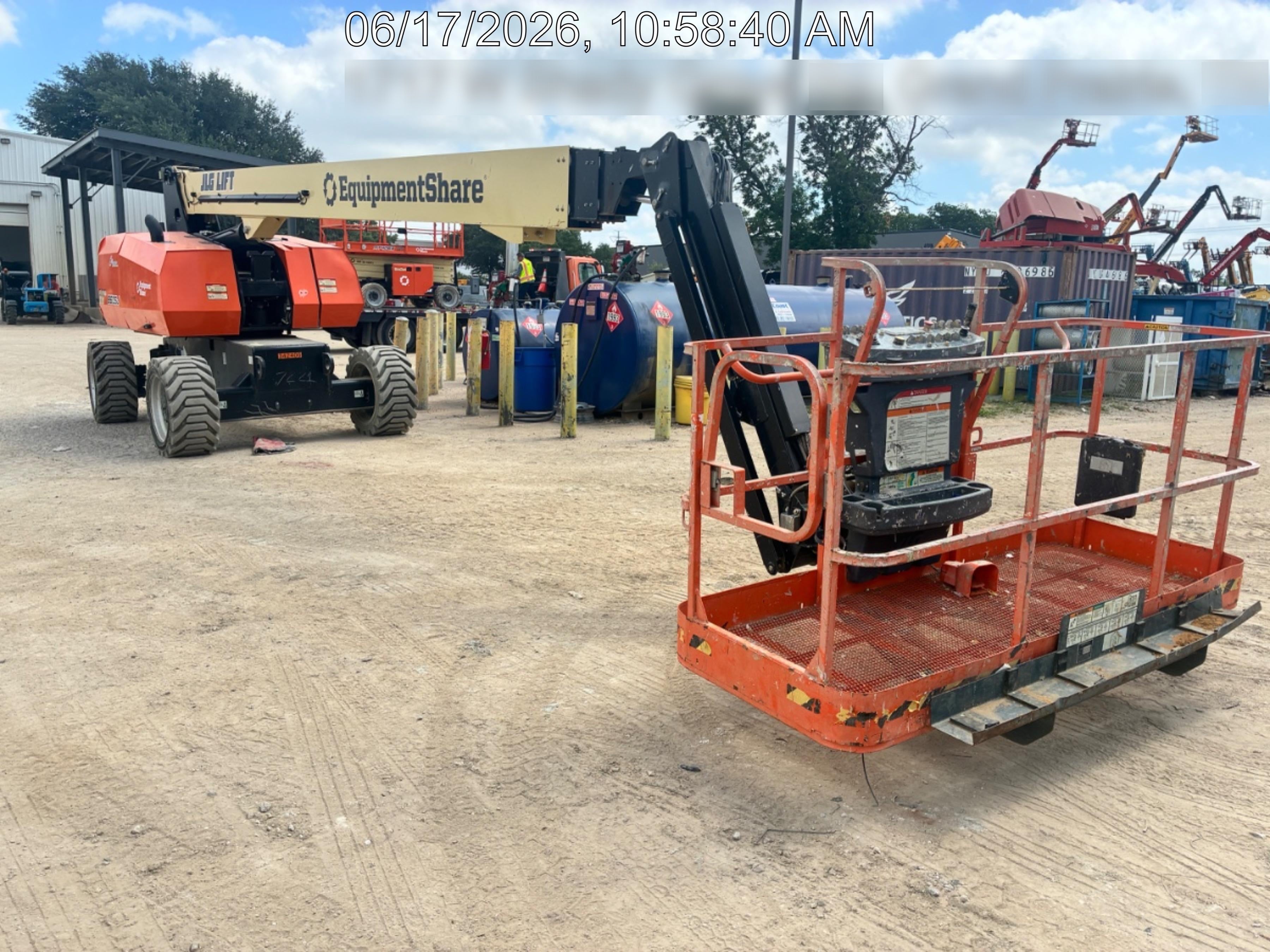 2023 JLG 860SJ