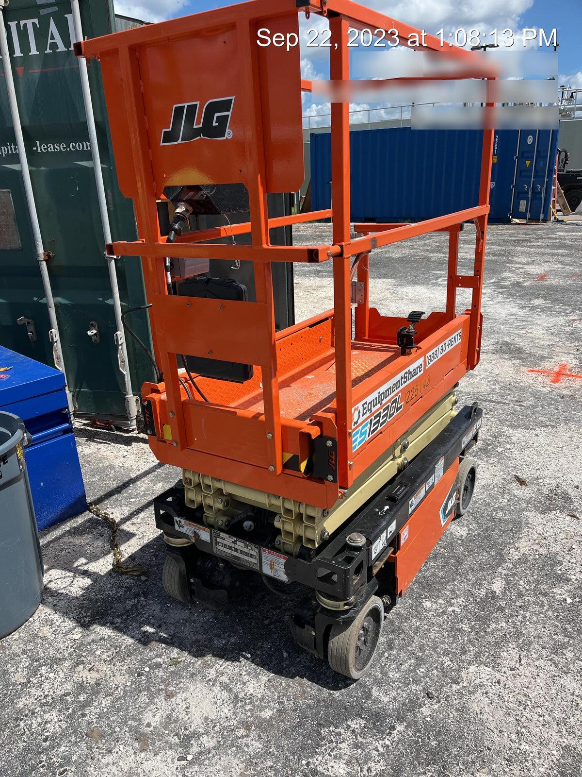 2022 JLG ES1330L