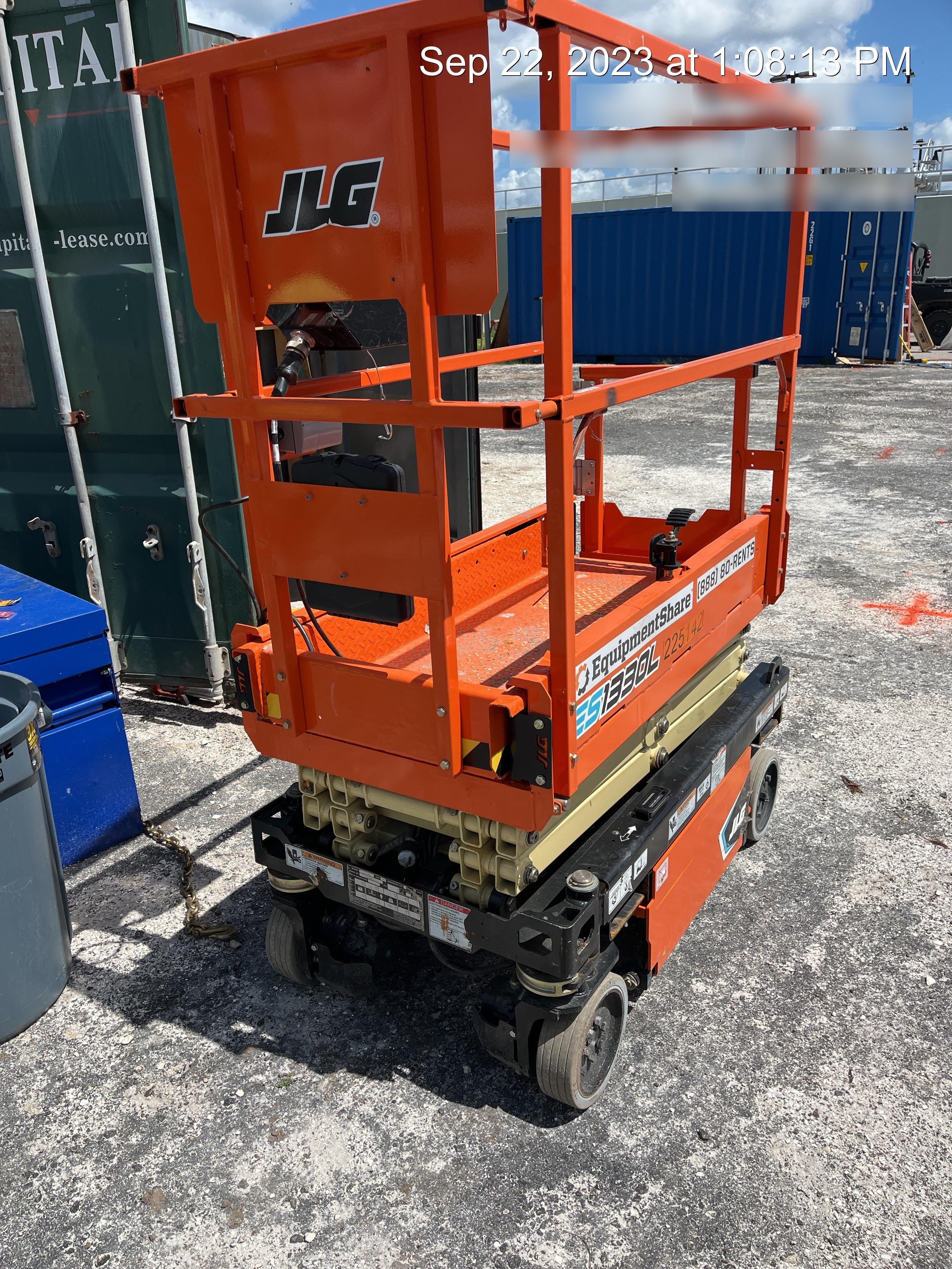 2022 JLG ES1330L