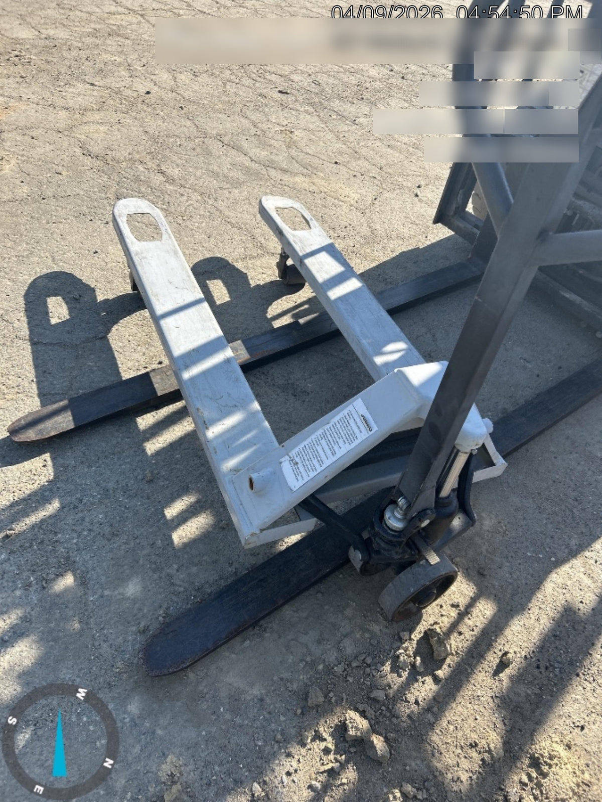 2023 STRONGWAY 4400 lb Pallet Jack