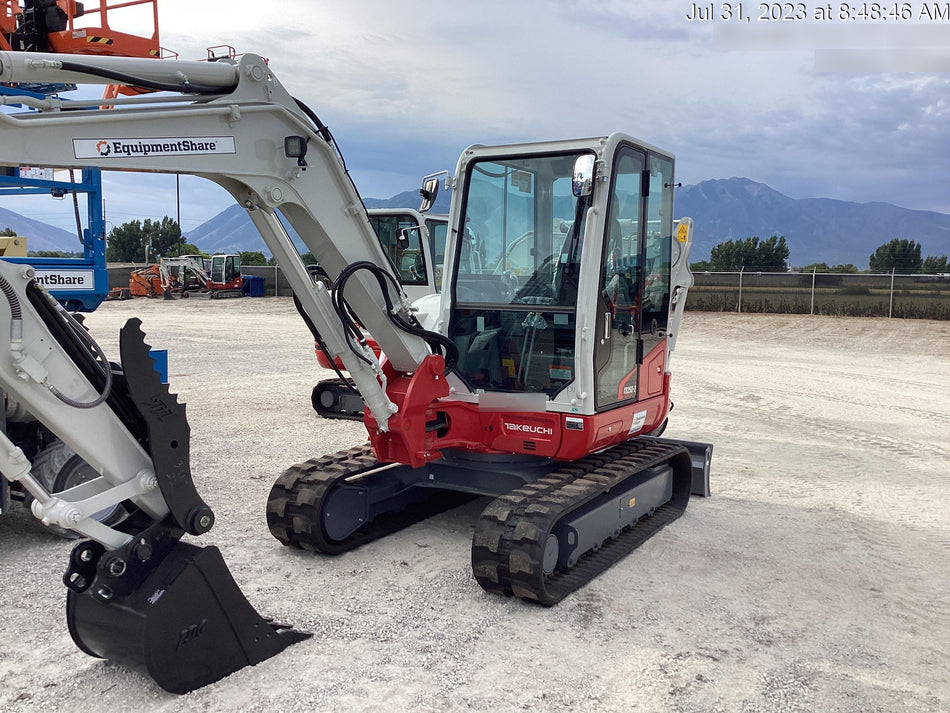 2023 TAKEUCHI TB235-2CR