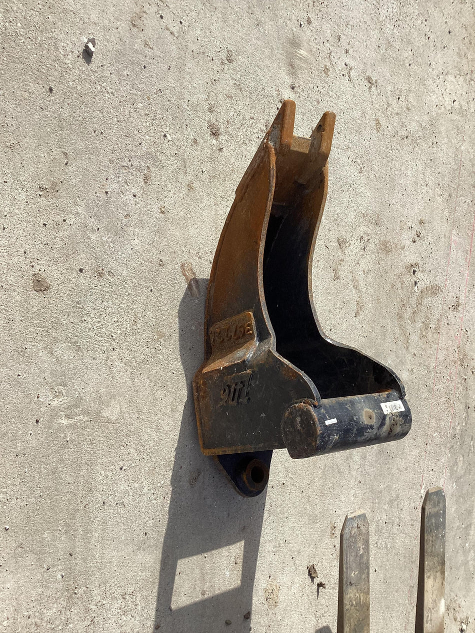 2023 TAG MANUFACTURING 8" Cribbing Bucket -Tag