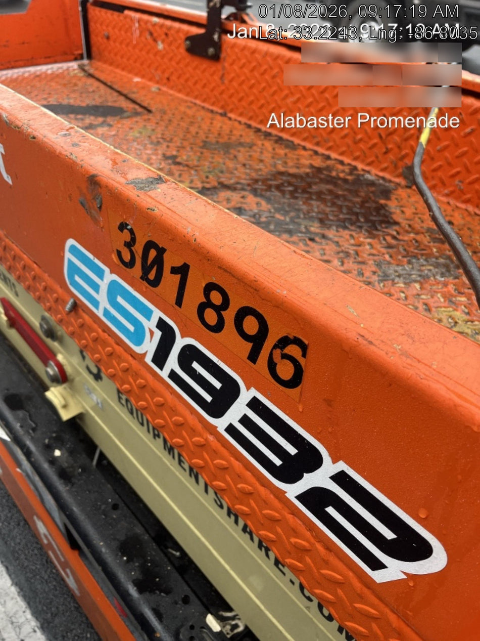 2023 JLG ES1932