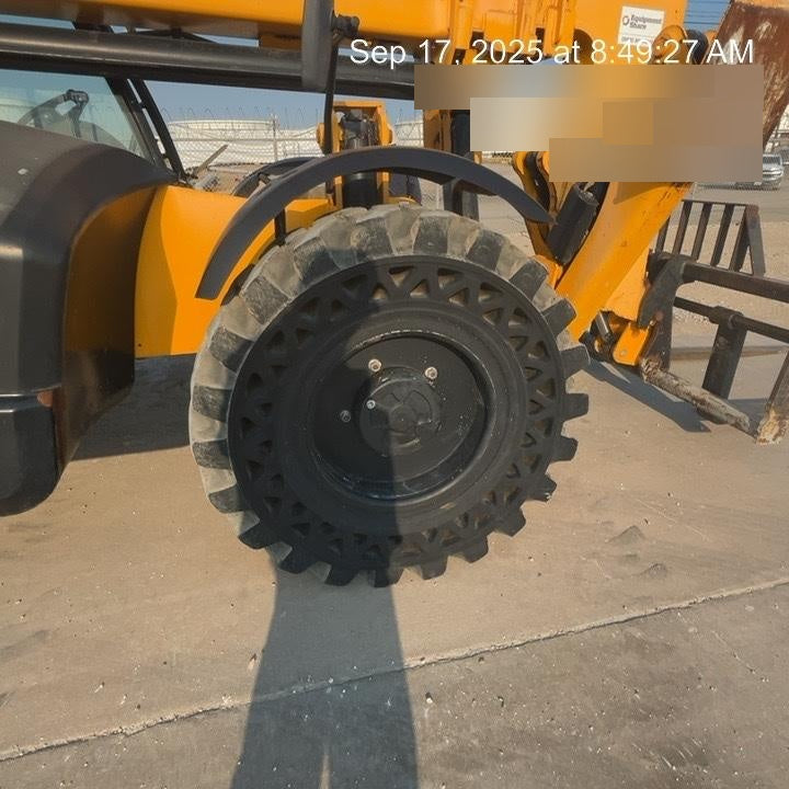 2019 JCB 510-56 Open ROPS, 74 HP, Solid Tires, Worklights, Beacon, Aux Hydraulics, Lifting Eye 72" Carriage/60" Forks