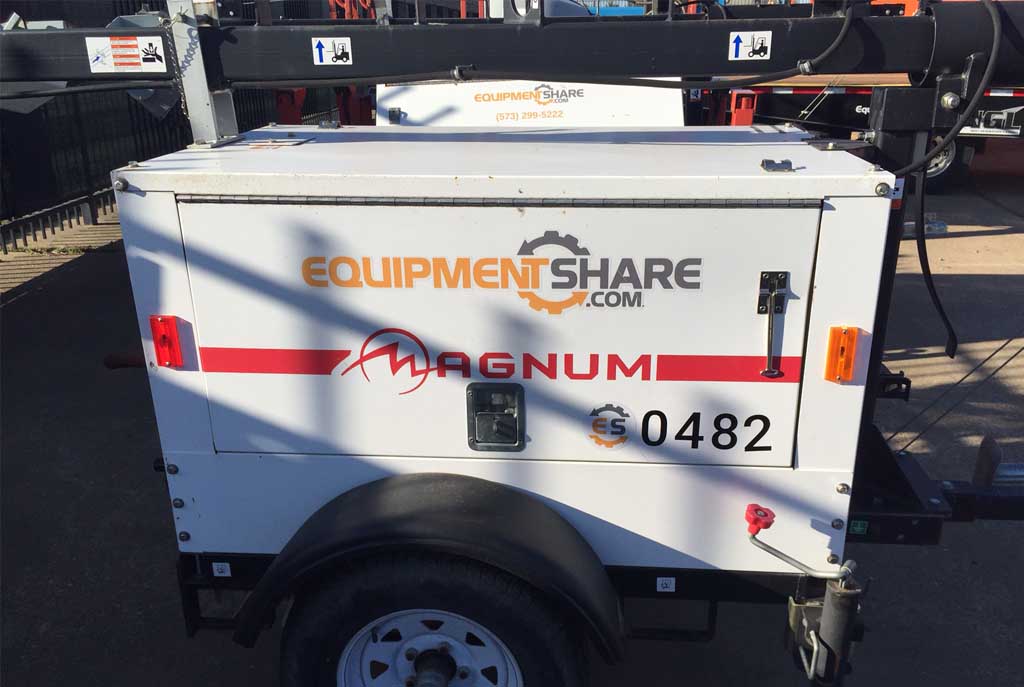 2013 Magnum MLT3060M Magnum Towable Light Tower, 6kW Generator