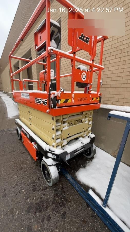 2022 JLG R3246