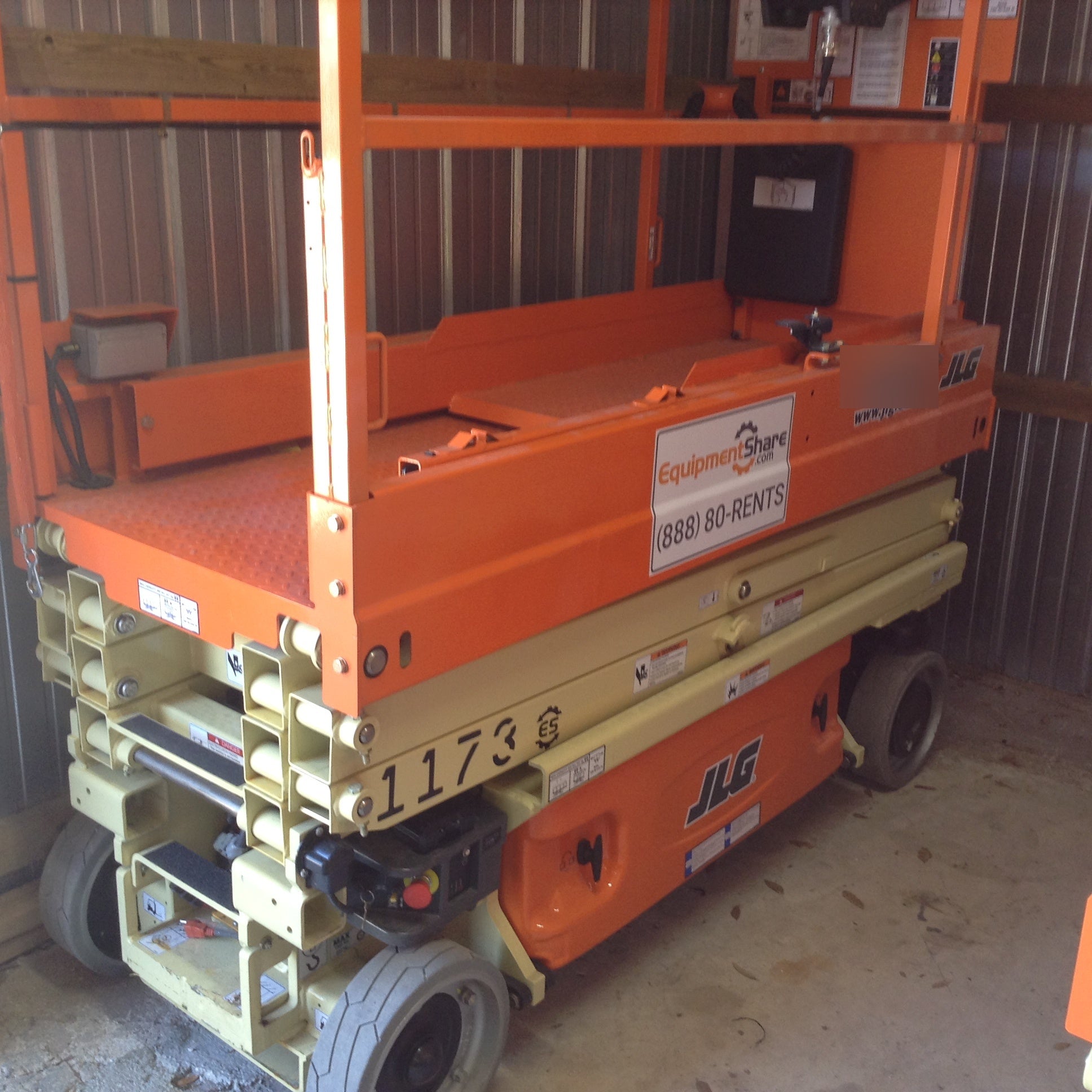 2016 JLG 1930ES