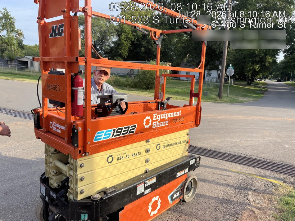 2023 JLG ES1932