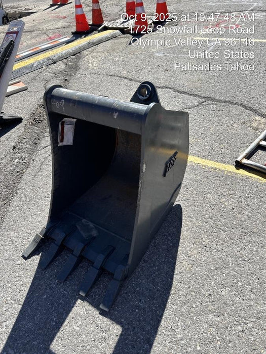 2025 JOHN DEERE 24" Bucket, Backhoe