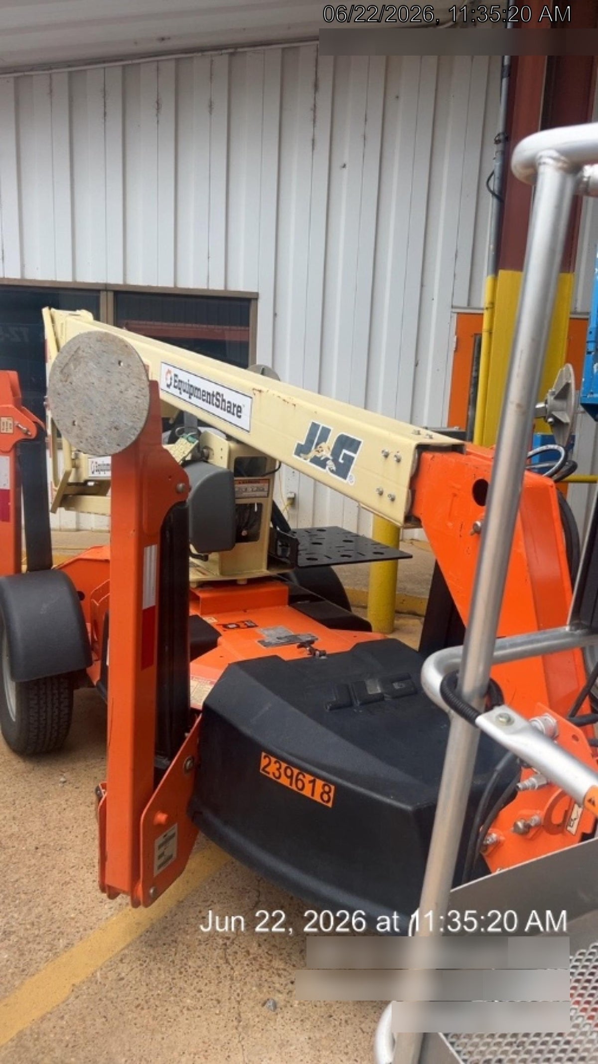 2022 JLG T350