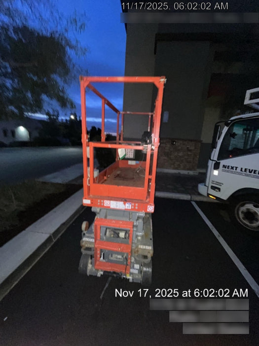 2020 Skyjack SJIII-3219 Solid NM Tires, Half height spring hinged entry gate, Dual Beacons, 800W Inverter