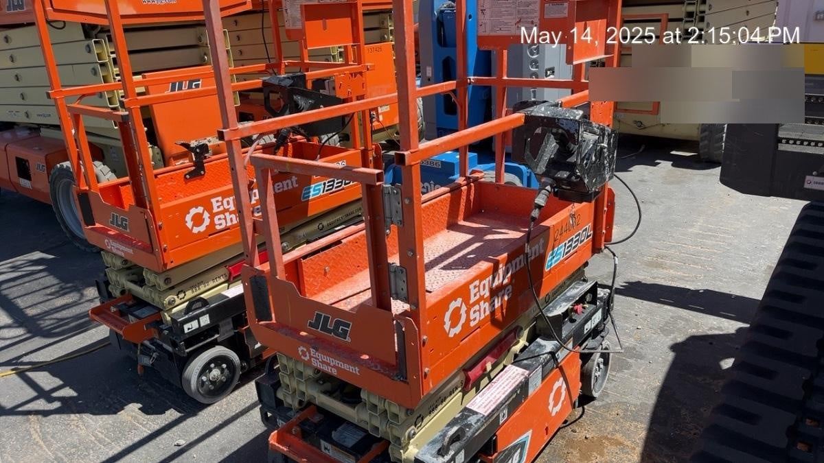 2022 JLG ES1330L