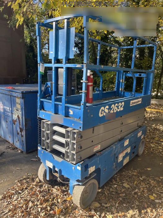 2019 Genie GS-2632 Folding rails with half height swing gate