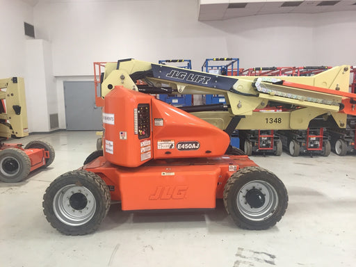 2012 JLG E450AJ