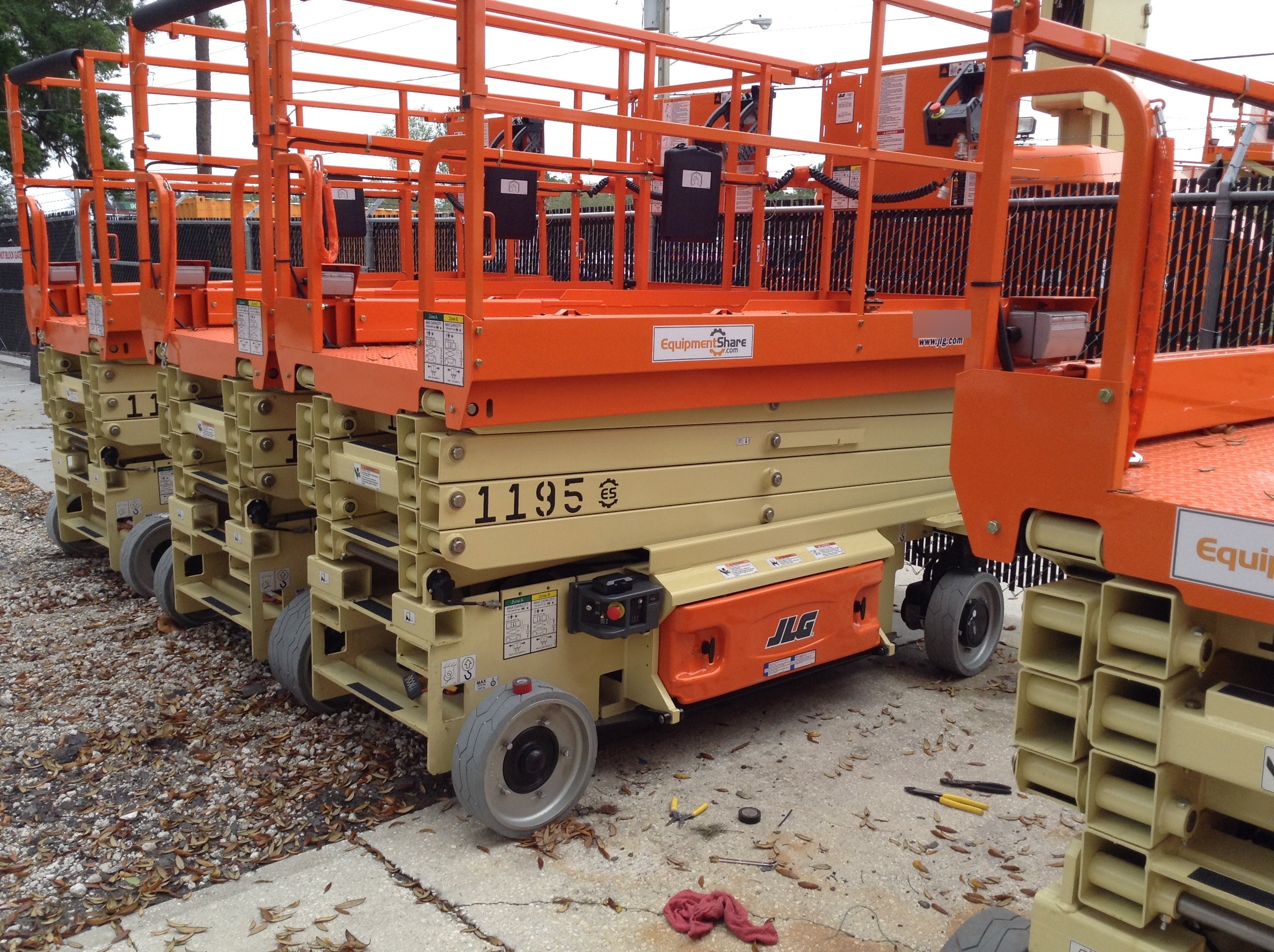 2016 JLG 3246ES
