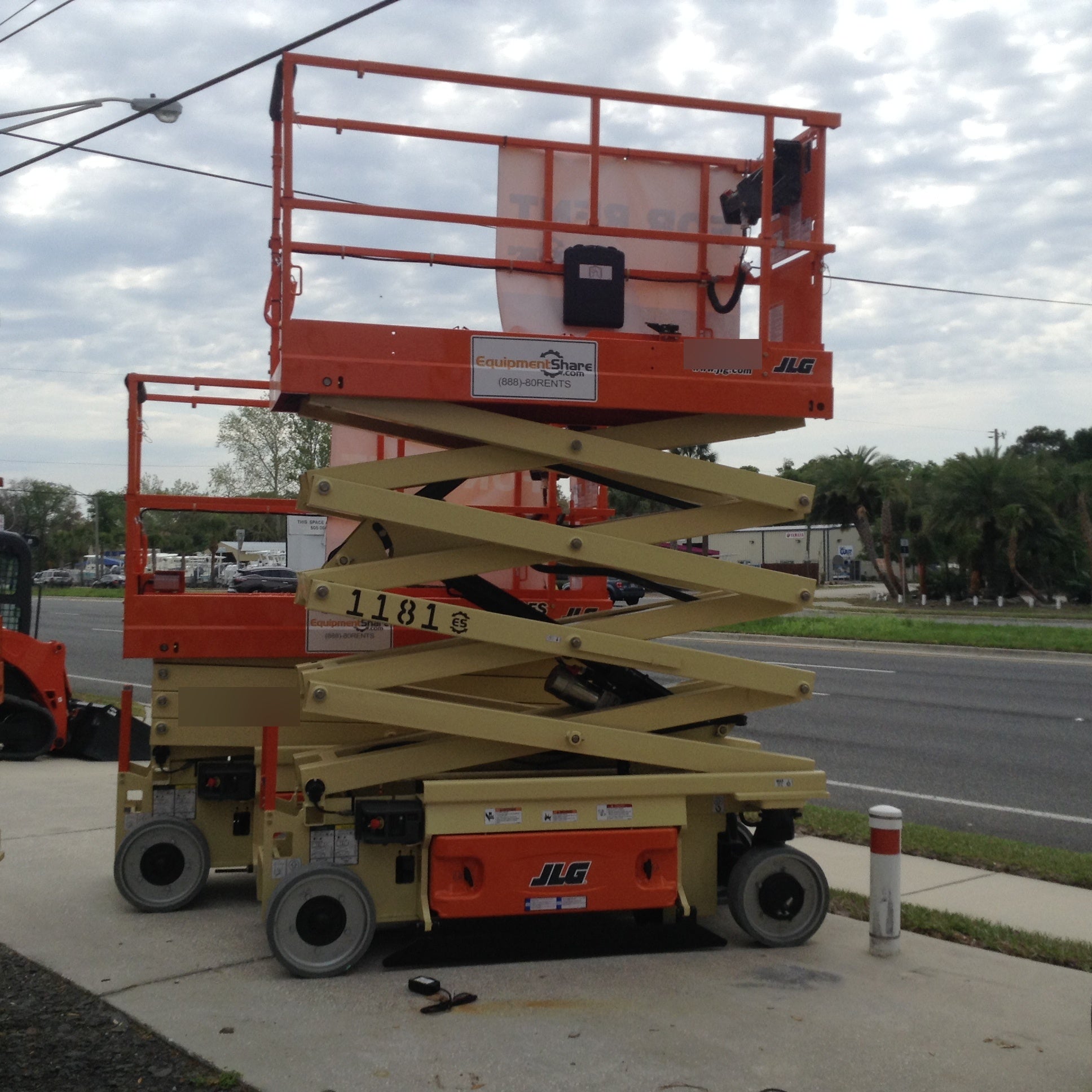 2016 JLG 2632ES