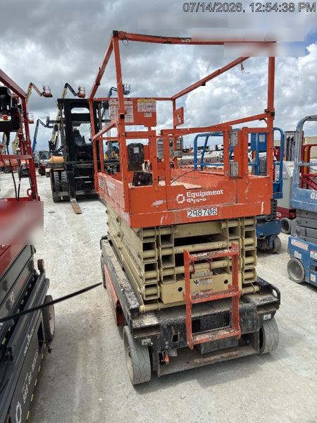 2023 JLG ES3246